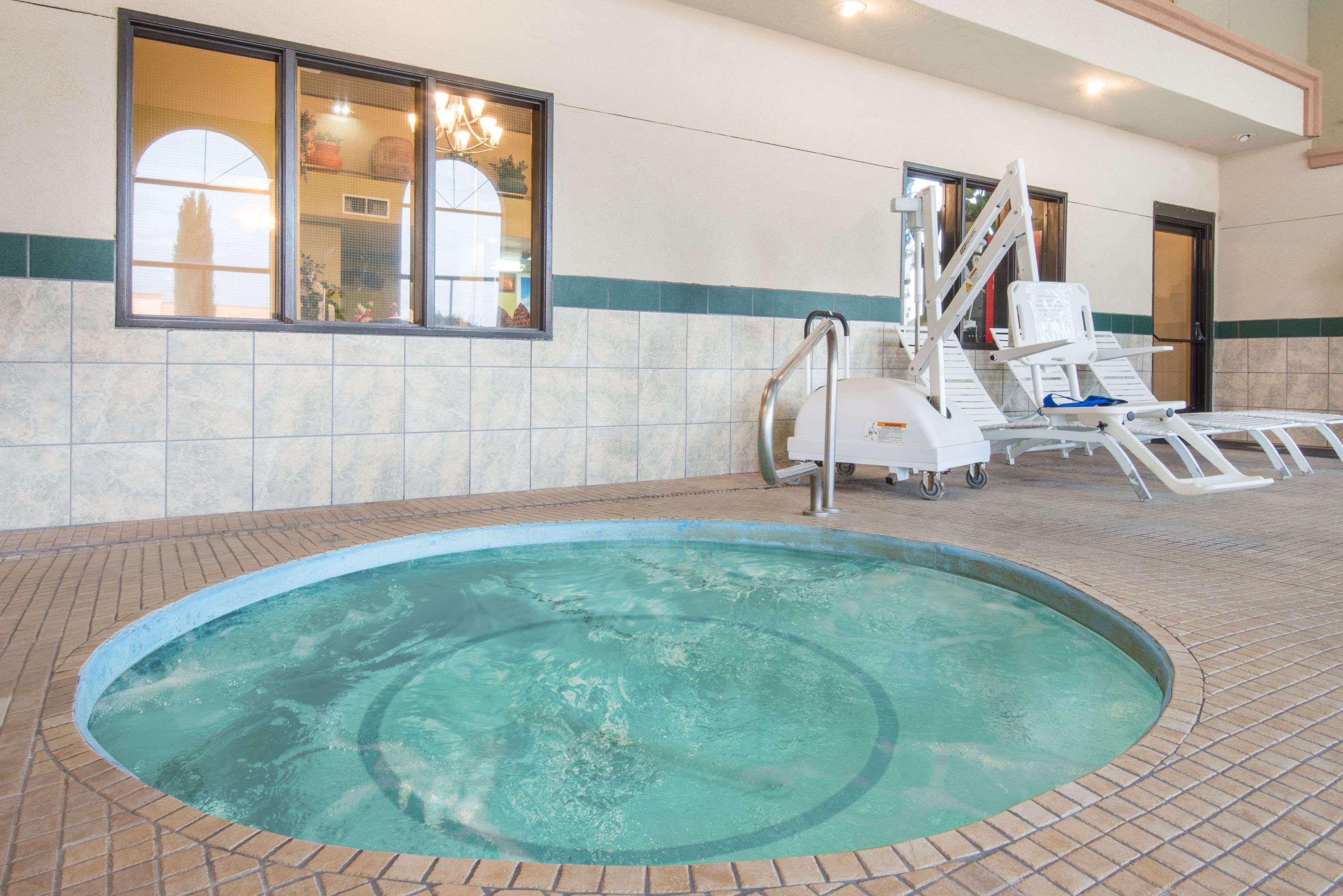 Days Inn By Wyndham Carlsbad Exterior foto
