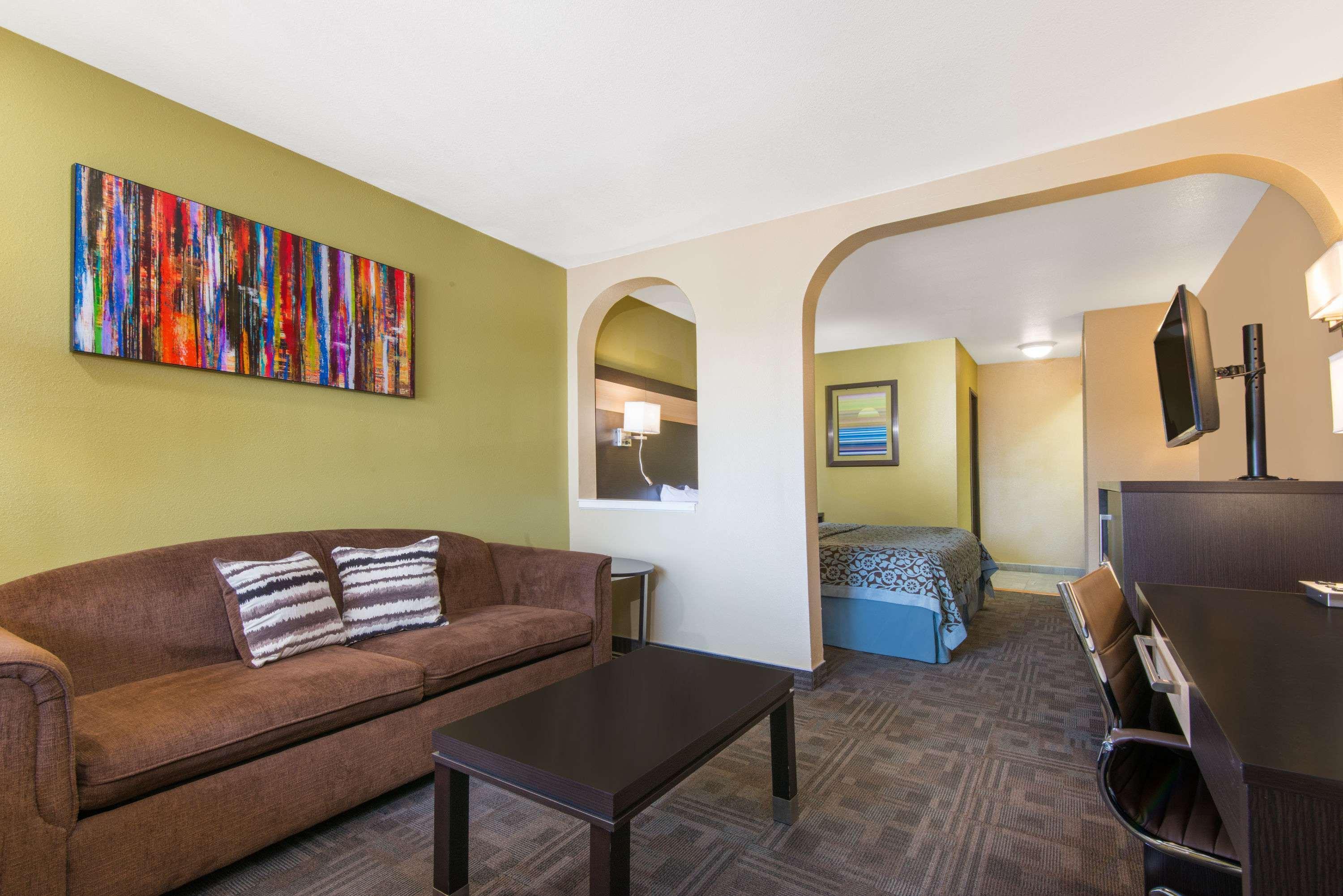 Days Inn By Wyndham Carlsbad Exterior foto